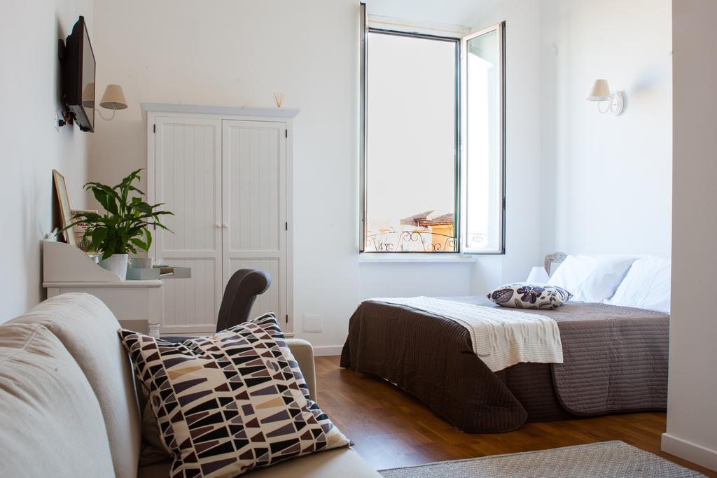 Urban Pine Rooms Roma Exterior foto